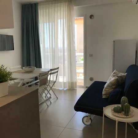 Vista Mare Con Parcheggio Privato アパート