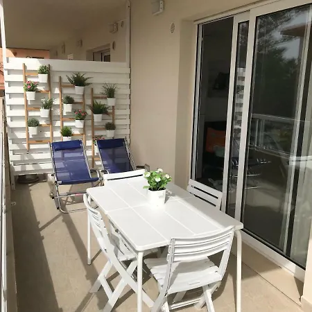 アパート Vista Mare Con Parcheggio Privato マリーナ・ディ・ラグーザ